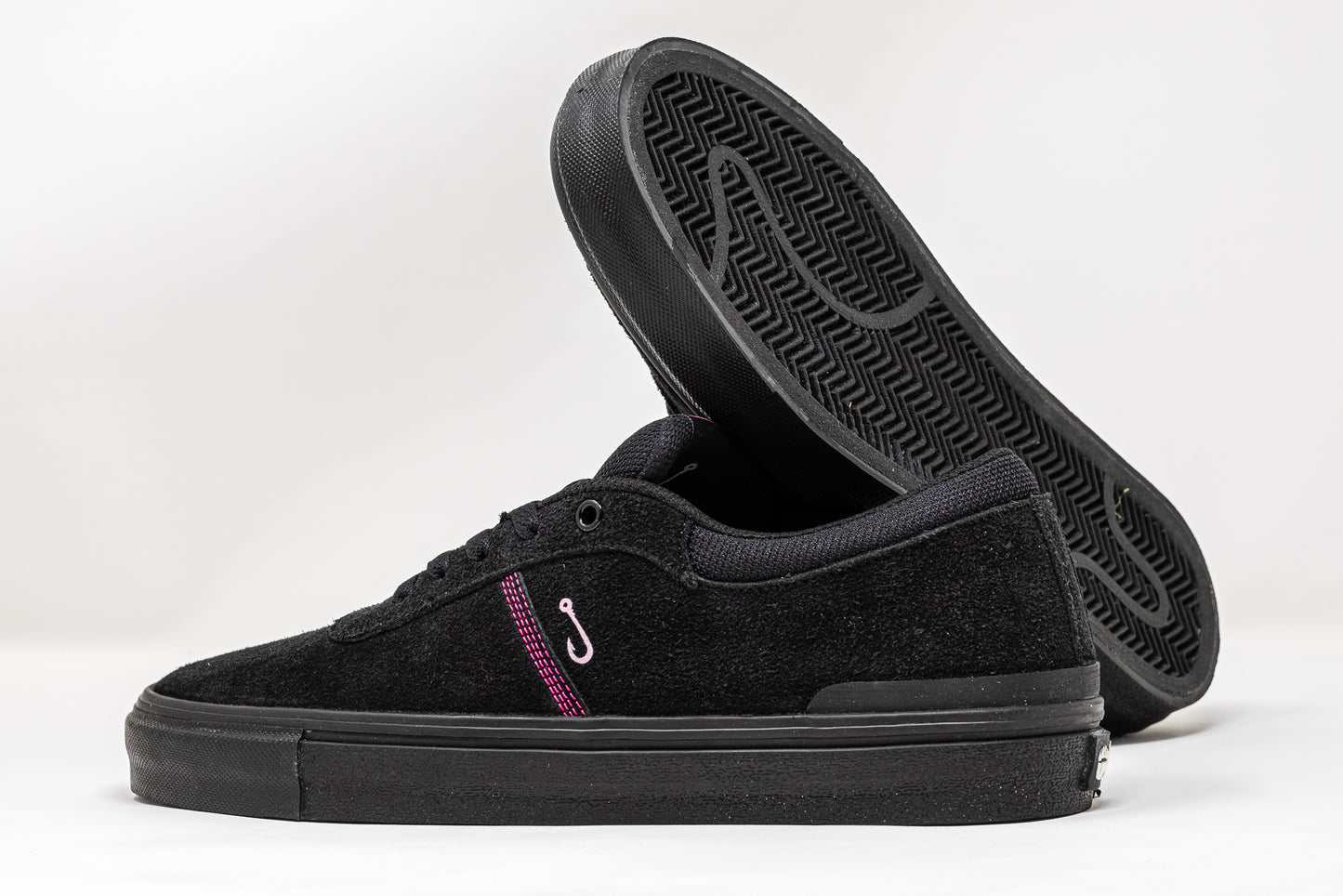 „Pari“ Black on Black